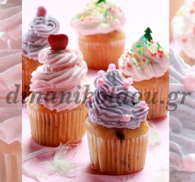 Η Ντίνα Νικολάου στα κέφια της: Cupcakes βανίλιας με 2 διαφορετικά γκλασαρίσματα (ροζ και μοβ) 