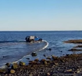 Βίντεο ημέρας: Γκαζιάρης οδηγός τρέχει με το τζιπ του και το βουτάει.... στην θάλασσα - Κυρίως Φωτογραφία - Gallery - Video