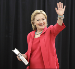 "Χίλαρι, Χίλαρι": Με ενθουσιασμό επισημοποιήθηκε η υποψηφιότητα της πρώτης γυναίκας για την προεδρία των ΗΠΑ