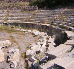 Good news: Ανοίγει το αρχαίο θέατρο της Μήλου - Οι Κυκλάδες έχουν τώρα ένα εξαιρετικό σωζόμενο (Φωτό)