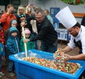 Good News: Ετοιμάζεται ελληνική σαλάτα 20 τόνων στην Κόκκινη Πλατεία της Μόσχας — Πάει για Γκίνες  - Κυρίως Φωτογραφία - Gallery - Video