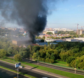 Τραγωδία στη Μόσχα: Τουλάχιστον 17 νεκροί από πυρκαγιά που ξέσπασε σε  αποθήκη (βίντεο)