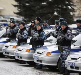 Άνω-κάτω η Μόσχα από το έθιμο της "απαγωγής της νύφης" - 180 αστυνομικοί στους δρόμους από μια.... απλή παρεξήγηση!