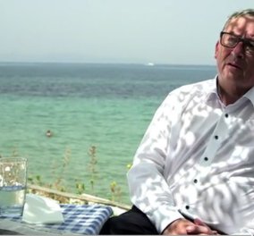Ζαν Κλοντ Γιούνκερ: Το ελληνικό καλοκαίρι σε ταβερνάκι - Βίντεο & φώτο από την συνέντευξη με φόντο την θάλασσα 