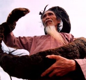 Ο Tran έχει τα πιο μακρυά μαλλιά στον κόσμο: Μήκος 6,5 μέτρα, βάρος 23 κιλά - Στο Γκίνες ο Βιετναμέζος - Κυρίως Φωτογραφία - Gallery - Video