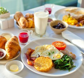 Τι τρώνε οι διατροφολόγοι το πρωί - 5 ειδικοί αποκαλύπτουν το πρωινό τους