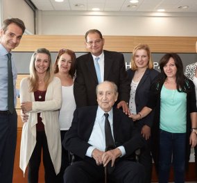 Φωτό: Ο Κυριάκος  ξεναγεί τον Κωνσταντίνο Μητσοτάκη στα νέα γραφεία της ΝΔ - Η συγκίνηση του επίτιμου - Κυρίως Φωτογραφία - Gallery - Video