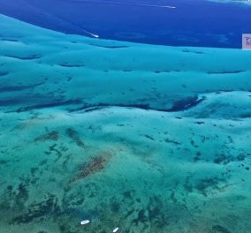 Η θάλασσα με τα πιο όμορφα παγωμένα κύματα είναι στην Ελλάδα: Δείτε το drone βίντεο & φύγαμε για Χαλκιδική  