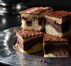 "Ωδή στη σοκολάτα" από τον Στέλιο Παρλιάρο - Δοκιμάστε το εκπληκτικό κέικ-τούρτα "Κύμα του Δούναβη"