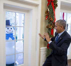 Η Χριστουγεννιάτικη φάρσα των υπαλλήλων του Λευκού Οίκου στον Ομπάμα - Τρόμαξε ο πλανητάρχης  - Κυρίως Φωτογραφία - Gallery - Video