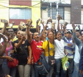 Βενεζουέλα: Με τα παλιά χαρτονομίσματα στα χέρια διαμαρτύρονται οι πολίτες στους δρόμους - Πληροφορίες για 3 νεκρούς
