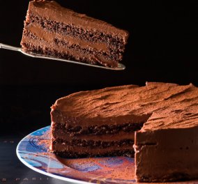 Σας αρέσει η σοκολάτα; Αν ναι, μη χάσετε αυτή την σοκολατένια τούρτα με ρούμι από τον Στέλιο Παρλιάρο - Κυρίως Φωτογραφία - Gallery - Video
