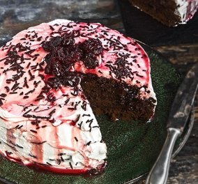 Black Forest νηστίσιμη τούρτα σε φανταστική συνταγή της Αργυρώς Μπαρμπαρίγου 