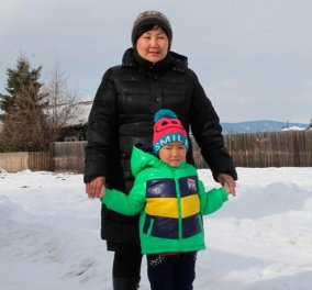 4χρονο κοριτσάκι αψήφησε τους λύκους για να σώσει την γιαγιά του- Περπάτησε 7 χλμ σε -33 στην Σιβηρία! 