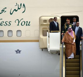 Όταν ταξιδεύεις σαν βασιλιάς: Με 460 τόνους αποσκευές έφτασε στην Ινδονησία ο Σαουδάραβας μονάρχης