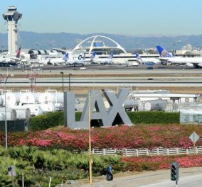 Πανικός στο αεροδρόμιο του Λος Άντζελες: Αεροσκάφος συγκρούστηκε με φορτηγό -8 τραυματίες - Κυρίως Φωτογραφία - Gallery - Video