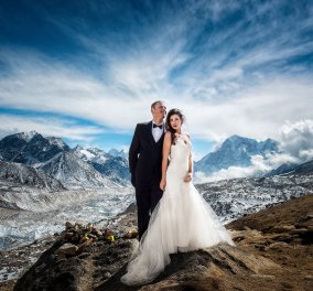 Επικές φωτογραφίες ερωτευμένου ζεύγους: Παντρεύτηκε στο Έβερεστ μετά από 3 εβδομάδες ανάβασης