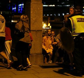 Συγκλονιστικές μαρτυρίες από το τρομοκρατικό χτύπημα στο Λονδίνο: «Μπορούσαμε να διακρίνουμε πολύ αίμα και αρκετά ανθρώπινα σώματα» - Κυρίως Φωτογραφία - Gallery - Video