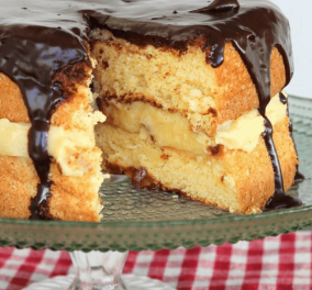 Πεντανόστιμη τούρτα κωκ με γλάσο σοκολάτας από την Αργυρώ Μπαρμπαρίγου - Κυρίως Φωτογραφία - Gallery - Video