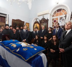 Η Κρήτη σήμερα αποχαιρετά τον Κωνσταντίνο Μητσοτάκη - Σε λαϊκό προσκύνημα στα Χανιά η σορός του (Φωτό - Βίντεο) - Κυρίως Φωτογραφία - Gallery - Video