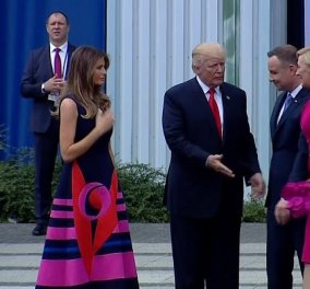 Ο Ντόναλντ Τραμπ σε αμηχανία: Η πρώτη κυρία της Πολωνίας τον «σνόμπαρε» και χαιρέτησε πρώτα την Μελάνια (ΒΙΝΤΕΟ)