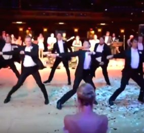 Βίντεο: Ο καλύτερος χορός σε πάρτι γάμου! Γαμπρός 9 κουμπάροι και τέλος η νύφη που τρελάθηκε από ενθουσιασμό - Κυρίως Φωτογραφία - Gallery - Video