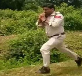 Ο Ήρωας της ημέρας: Αστυνομικός άρπαξε με γυμνά χέρια βόμβα 10 κιλών - έσωσε 400 μαθητές στην Ινδία (ΒΙΝΤΕΟ)