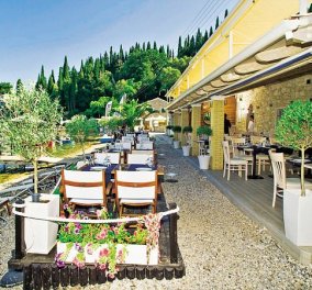 Toula's: στο ελληνικό εστιατόριο της Κέρκυρας με θέα το Ιόνιο έκανε αφιέρωμα η Daily Mail