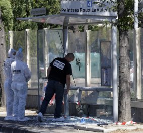 Ένας νεκρός από λεωφορείο που έπεσε πάνω σε στάση στη Μασσαλία - Κυρίως Φωτογραφία - Gallery - Video
