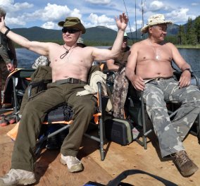 O Βλαντιμίρ Πούτιν καμαρωτός & ημίγυμνος δείχνει πόσο δυνατό αρσενικό είναι: Ψαρεύει κολυμπά στα παγωμένα νερά της Σιβηρίας (ΦΩΤΟ-ΒΙΝΤΕΟ) 
