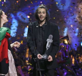 Δύσκολες ώρες για τον Salvador Sobral: Στην εντατική ο νικητής της Eurovision - Κυρίως Φωτογραφία - Gallery - Video
