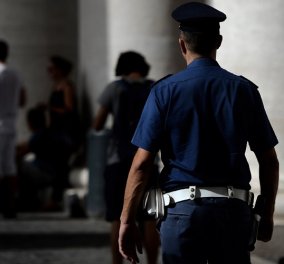 Ιταλία: Δύο Αμερικανίδες καταγγέλλουν ότι βιάστηκαν από δυο αστυνομικούς στην είσοδο της πολυκατοικίας  τους  - Κυρίως Φωτογραφία - Gallery - Video