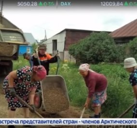 Τοpwomen οι Ρωσίδες γιαγιάδες σε ένα χωριό: Πήραν τα φτυάρια κι έφτιαξαν τον δρόμο μόνες ντροπιάζοντας τις αρχές
