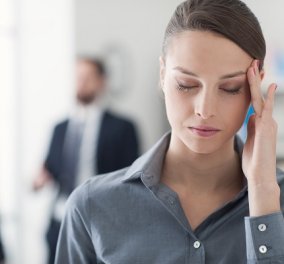 5 τρόποι για να σταματήσει χωρίς φάρμακα τον πονοκέφαλο