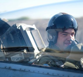 Ο Αλέξης Τσίπρας ντύθηκε πιλότος και πέταξε με F-16 πάνω από το Αιγαίο (ΒΙΝΤΕΟ) - Κυρίως Φωτογραφία - Gallery - Video