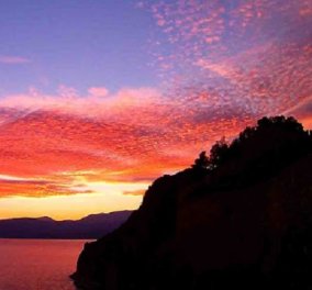 Ο ουρανός στο Ναύπλιο έγινε ξαφνικά κόκκινος και το υπερθέαμα είναι ασύλληπτο (ΦΩΤΟ) - Κυρίως Φωτογραφία - Gallery - Video
