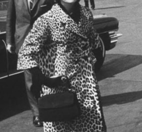 Vintage pics - H θηλυκότητα του λεοπάρ παλτό: Το λάτρεψαν Τζάκυ, Ελίζαμπεθ Τέιλορ, Γκρέις Κέλλυ, Μπαρντό, Ούρσουλα Άντρες