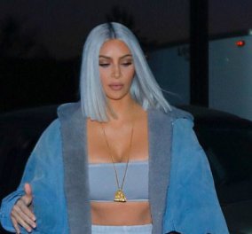 Η Kim Kardashian έβαψε τα μαλλιά της γαλάζια, έβαλε γαλάζια ρούχα & έκανε Blue Christmas (ΦΩΤΟ) - Κυρίως Φωτογραφία - Gallery - Video