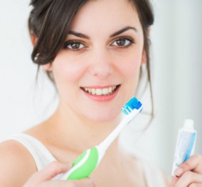 Αυτή είναι η διάρκειας ζωής μιας οδοντόβουρτσας: Άνεξάρτητα από τη φθορά, ιδού κάθε πότε πρέπει να την αλλάζουμε
