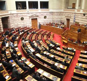 Βουλή: Κατατέθηκε το νομοσχέδιο με τα προαπαιτούμενα για το κλείσιμο της γ' αξιολόγησης- Τι προβλέπει για επιδόματα πλειστηριασμούς και απεργίες