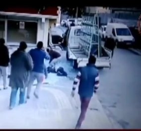 Βiντεο: Η στιγμή που ένας Εργάτης χάνει την ζωή του από το τζάμι που μετέφερε στην Κωνσταντινούπολη  - Κυρίως Φωτογραφία - Gallery - Video