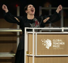 Topwoman η Ελληνοκύπρια Άντρια Ζαφειράκου: Βραβεύτηκε με 1 εκατ. δολάρια ως η καλύτερη δασκάλα στον κόσμο (ΦΩΤΟ - ΒΙΝΤΕΟ) - Κυρίως Φωτογραφία - Gallery - Video
