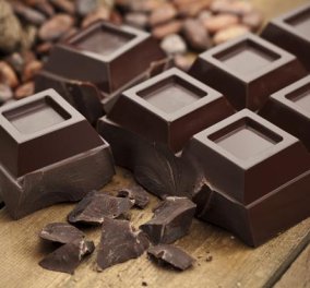 Το μεγάλο άρθρο- θησαυρός: 7 οφέλη της μαύρης σοκολάτας για την υγεία