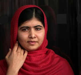 ΦΩΤΟ-ΒΙΝΤΕΟ: Η στιγμή που η Μαλάλα προσκυνά την πατρίδα της 6 χρόνια μετά την δολοφονική επίθεση
