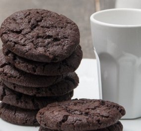 Αφράτα cookies με δύο σοκολάτες από τον Στέλιο Παρλιάρο