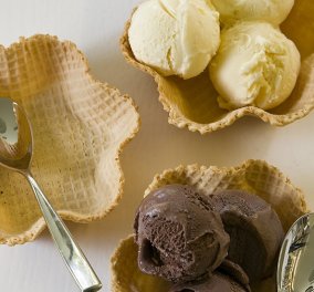 Υπέροχο παγωτό βανίλια και σοκολάτα από τον Στέλιο Παρλιάρο - Κυρίως Φωτογραφία - Gallery - Video