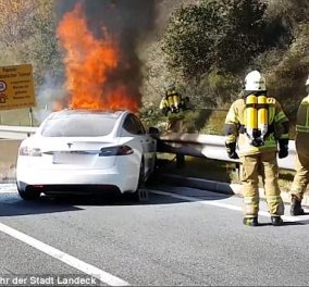 Ηλεκτρικό αυτοκίνητο της Tesla τυλίγεται στις φλόγες - Η ηθοποιός Μαίρη Μακ Κόρμακ στο ρεπορτάζ (VIDEO) - Κυρίως Φωτογραφία - Gallery - Video