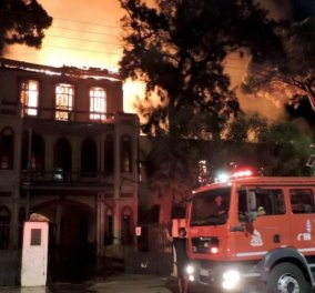 Έγινε στάχτη το Πολεμικό Μουσείο Χανίων - Δείτε τι απέμεινε από τη μεγάλη πυρκαγιά (Φωτό & Βίντεο)