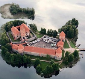  Ένα παραμυθένιο νησί για φωτογράφιση από ψηλά - Η Μαρίνα Βερνίκου στη Λιθουανία και ένα μαγικό κλικ