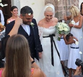 "Και  έσονται οι δυο εις σάρκαν μια":  Ελισάβετ Μουτάφη - Μάνος Νιφλής : Ο ονειρεμένος γάμος στη Σαντορίνη (φώτο -βιντεο) - Κυρίως Φωτογραφία - Gallery - Video